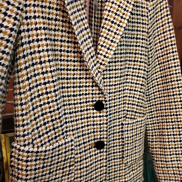 NWT Women's Authentic Italian Sisley Blazer Size 2 - Picture 3 of 7